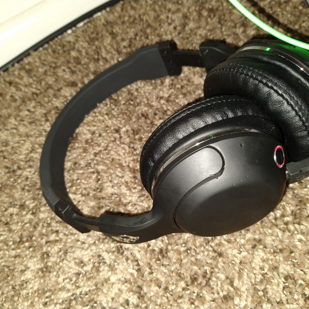 headphones - Picture 3 of 4